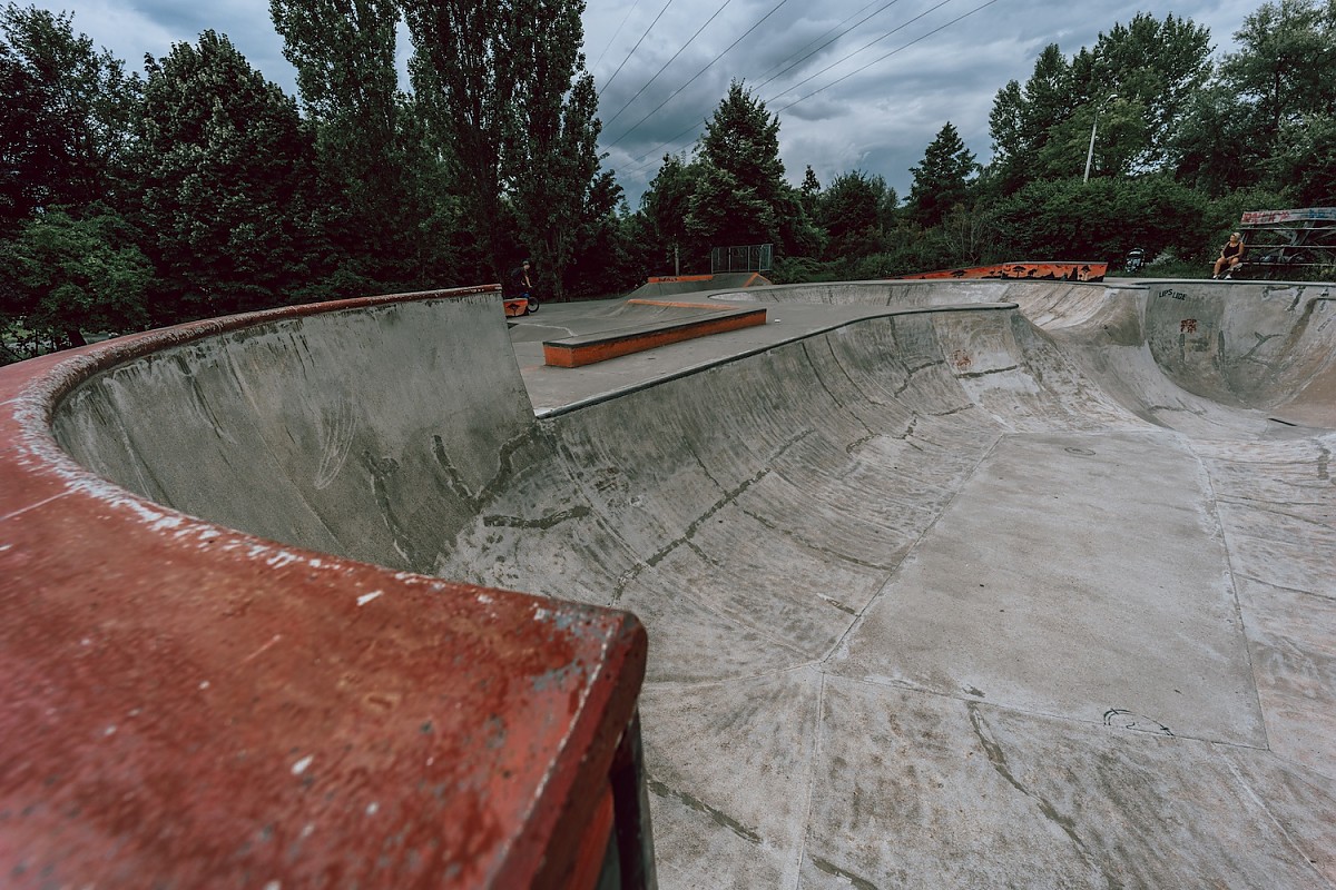 Red Shelter skatepark